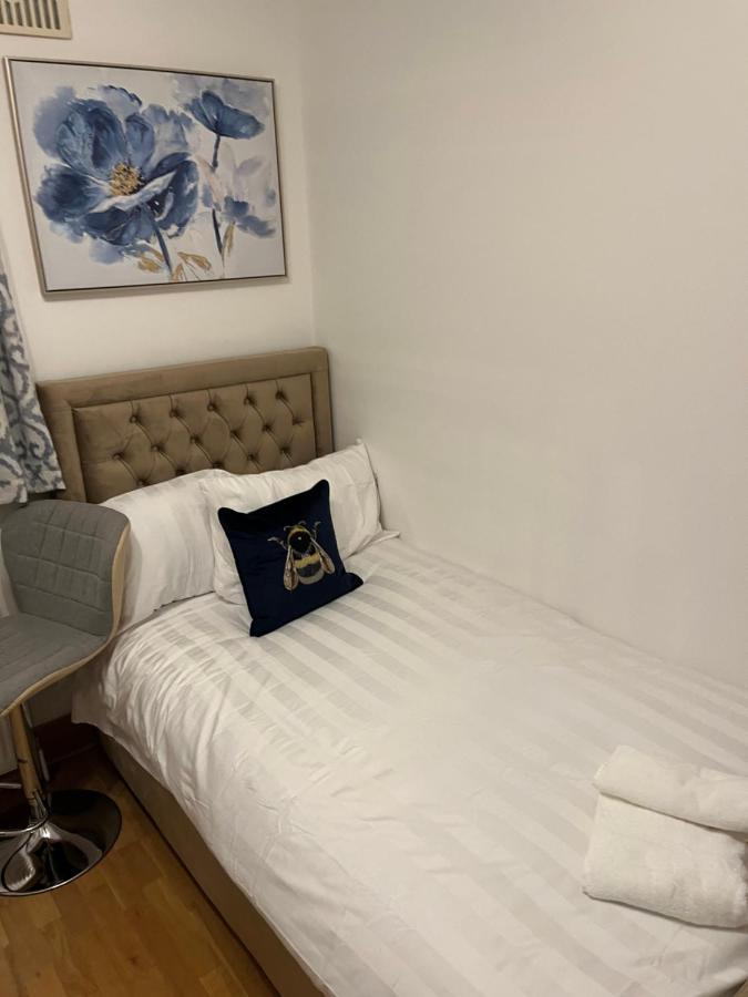 Tj Homes - Double Room With Single Bed - 3 Min To Tube Station - London Ruislip Exterior foto
